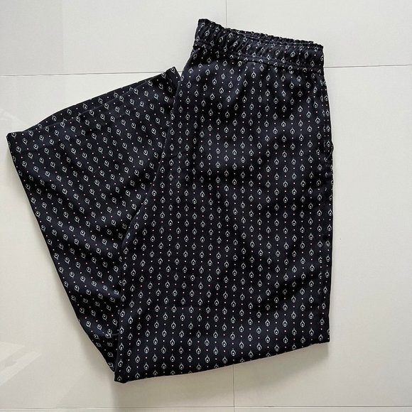 LOFT Pants - LOFT fluid Black Wide-Leg Pants with White Teardrop Print bandana print